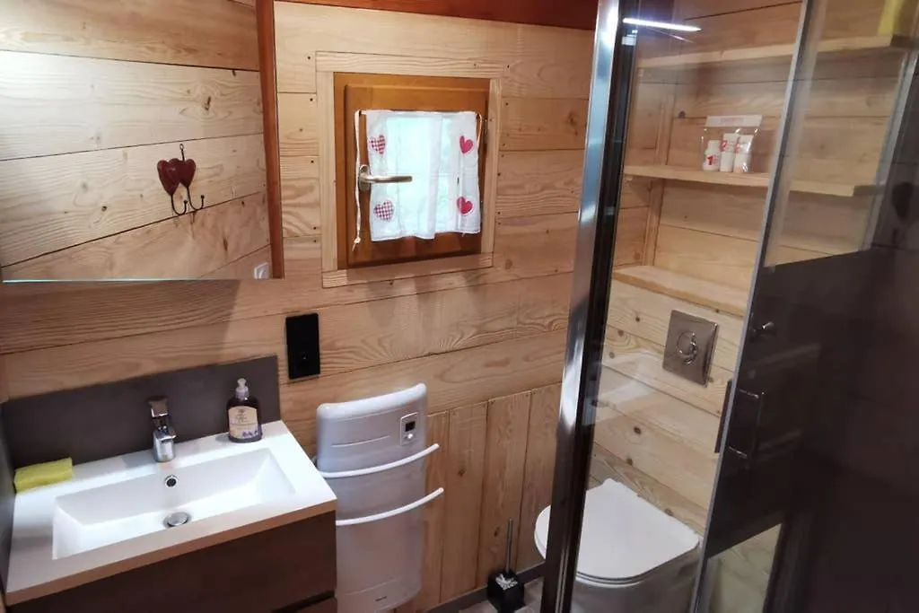 Au Petit Chalet Avec Son Spa - Escapade En Amoureux ! Cruet