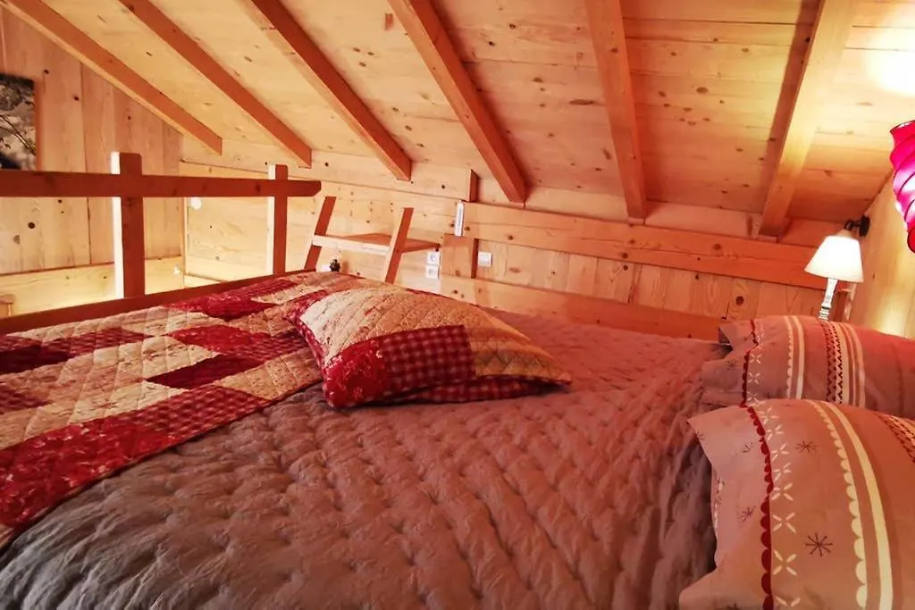 Au Petit Chalet Avec Son Spa - Escapade En Amoureux ! Cruet