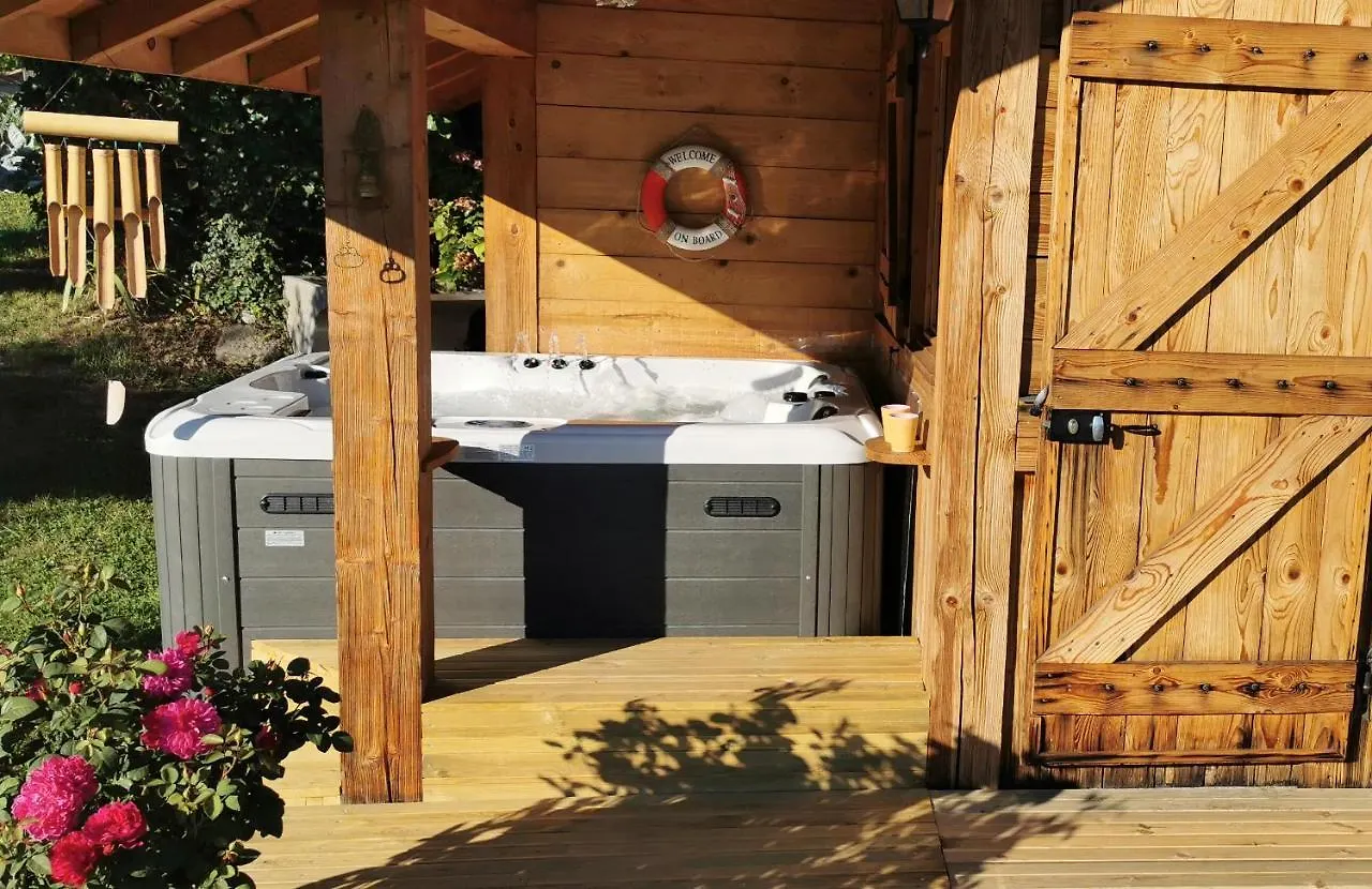 Au Petit Chalet Avec Son Spa - Escapade En Amoureux ! Cruet
