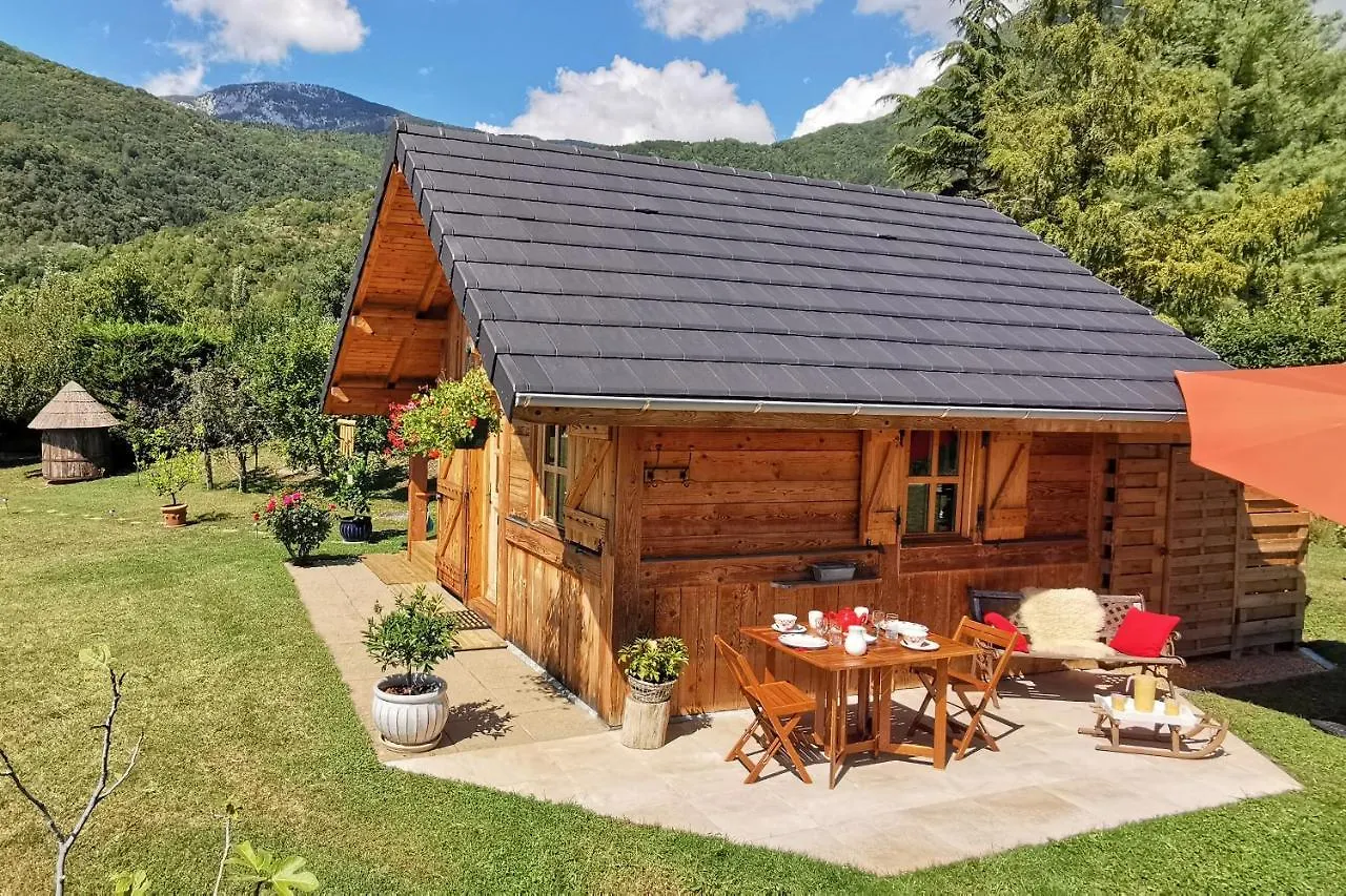 Au Petit Chalet Avec Son Spa - Escapade En Amoureux ! Cruet 法国